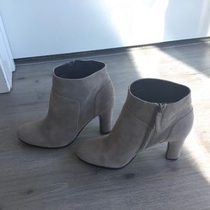 NWOT SAM EDELMAN TAUPE HEELED SUEDE BOOTIES. 7